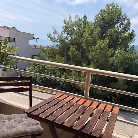 Gorgeous Biserka Apartment